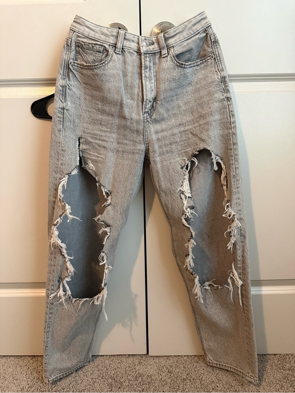 AE Ripped High-Waist Grey Women's Jeans size 2
